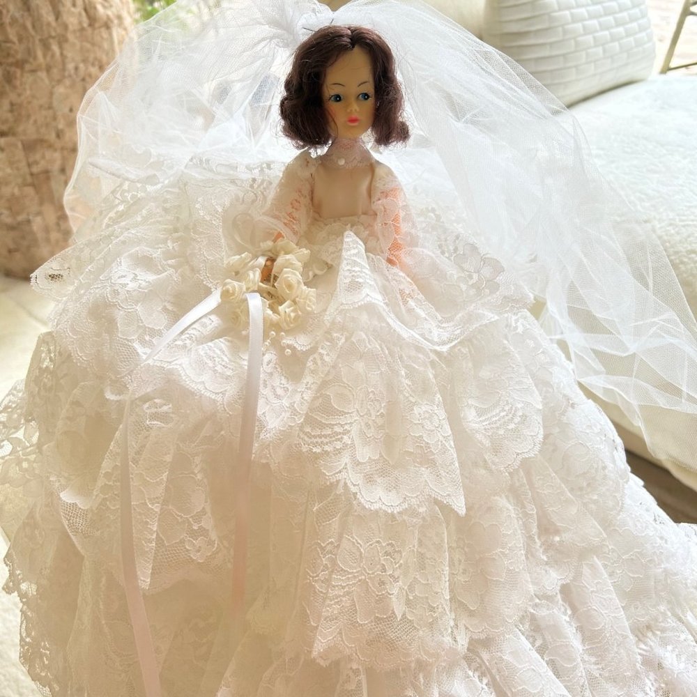 ❌❌SOLD❌❌Vintage Wedding Bride Doll for Shower Ornament w/Lace dress gown & veil